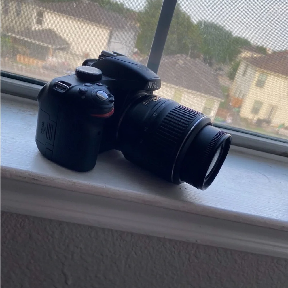 Fully Working Nikon Camera (D3200)